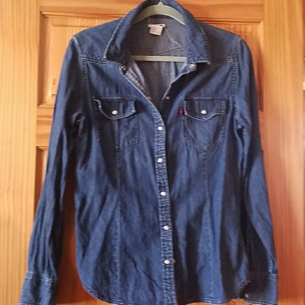 Levi shirt